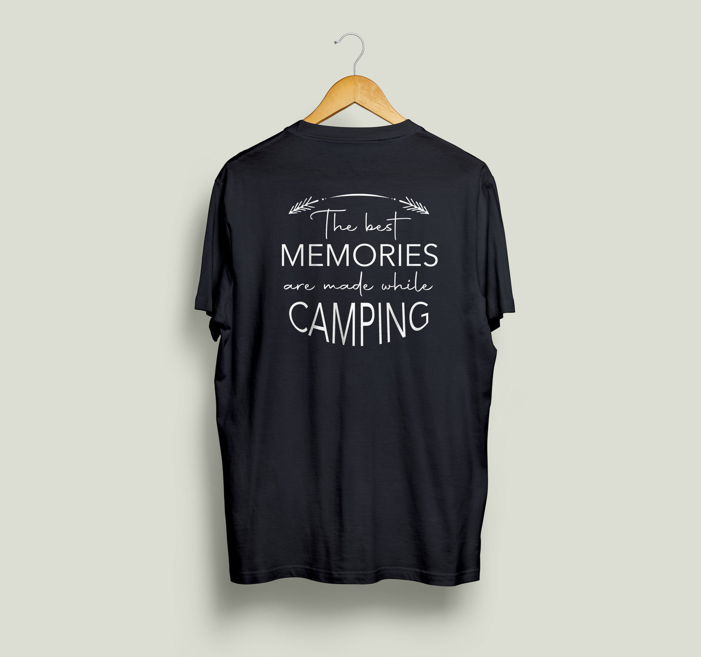 T-Shirt "The best memories are made while camping" - schwarz